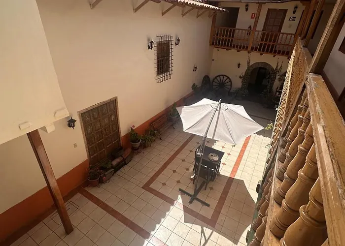 Colonial House 3 Min To Main Square *